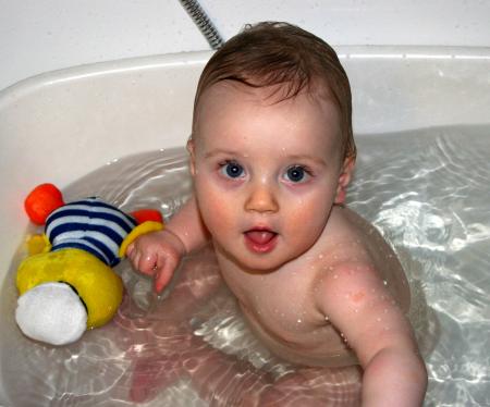 Maya dans son bain, 12 janvier 2008