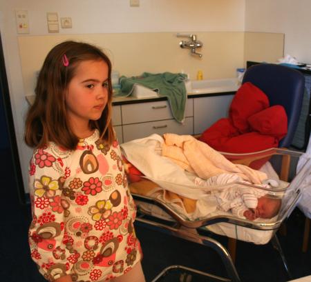 Maya, 2 jours et sa Tante Lucie