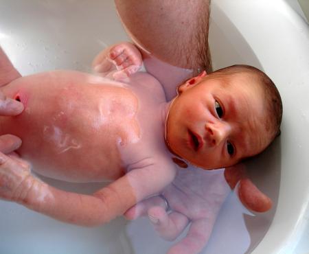 Maya dans son bain, 27 avril 2007