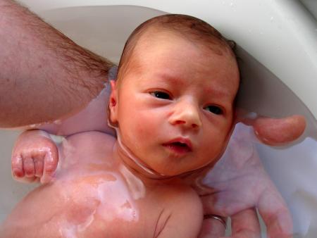 Maya dans son bain, 27 avril 2007