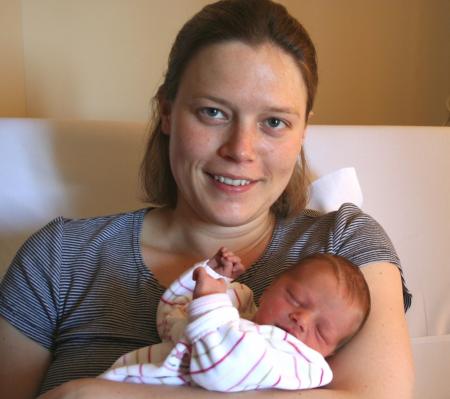 Maya, 2 jours, et sa maman St�phanie