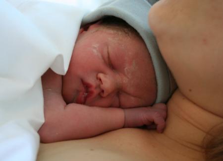 Maya, une heure apr�s sa naissance