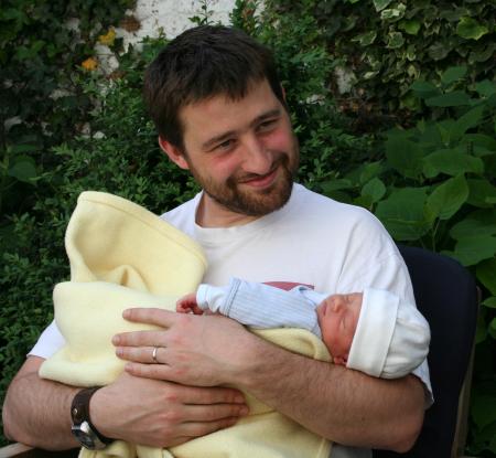 Maya, 22�me jour, avec son papa